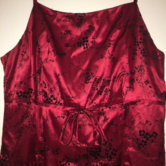 Embroidered spaghetti strap mini dress - Picture 5 of 6